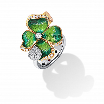 Clover ring