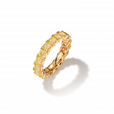 Ring with yellow diamonds