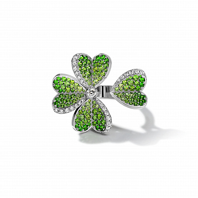 Four-leaf clover ring