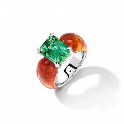 Ring with tourmaline and amber
