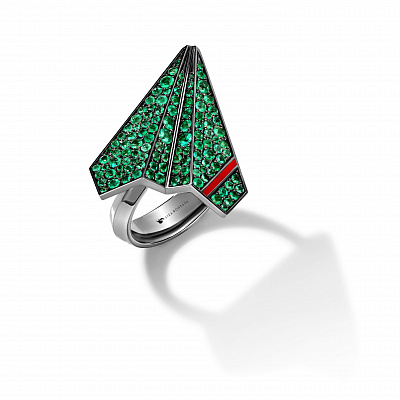 Airplane ring with emeralds