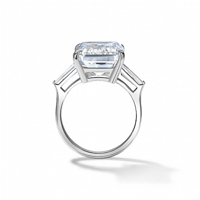 Ring with Diamonds