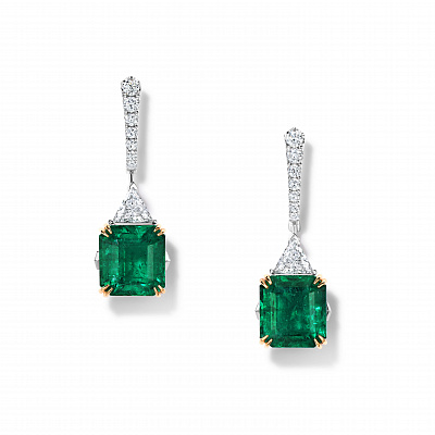 Earrings with emeralds